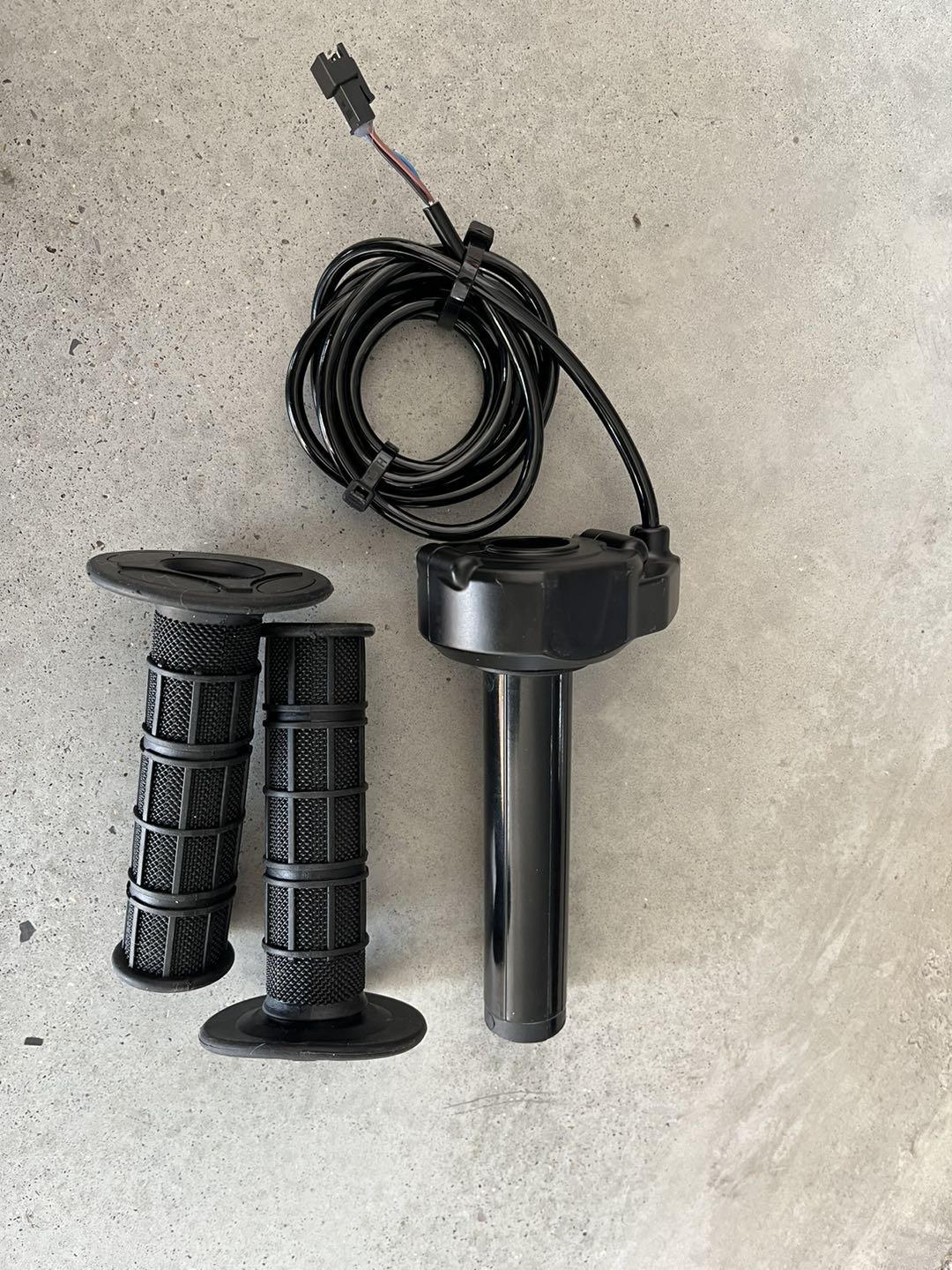 PLUG & PLAY Surron style throttle